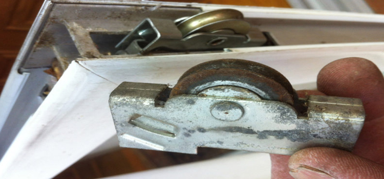 screen door roller repair in Pico Rivera